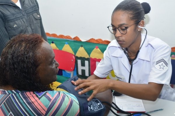 Foram oferecidos mais de 28 serviços gratuitos no Ciep Anita Garibaldi como emissão gratuita de documentos, orientação jurídica, assistência médica e odontológica, vacinação, recreação, oficinas sobre prevenção ao uso de drogas, entre outros.