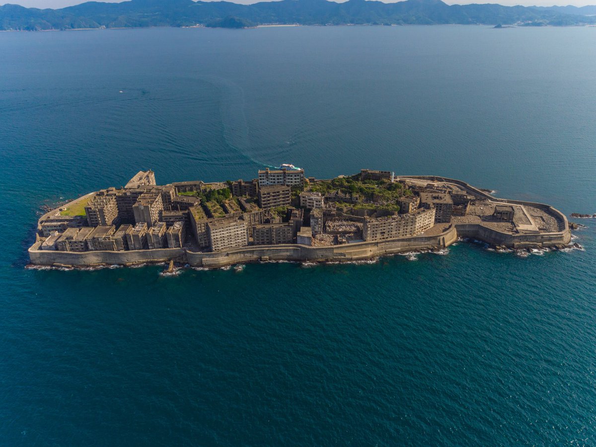 小林哲朗 写真家 A Twitter 軍艦島 西から東向き こちら側はあまり見られない景色 長崎市 長崎大学の調査に同行撮影 軍艦島 ドローン