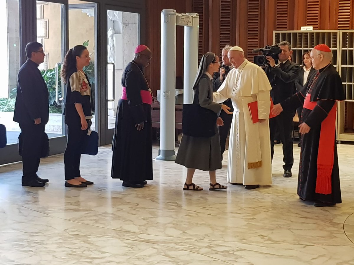 vaticannews_fr's tweet photo. Les premières images de la congrégation générale du #Synod2018 qui vient de s'ouvrir ce mercredi après-midi au Vatican. @synod2018 https://t.co/SK40aNS7iZ