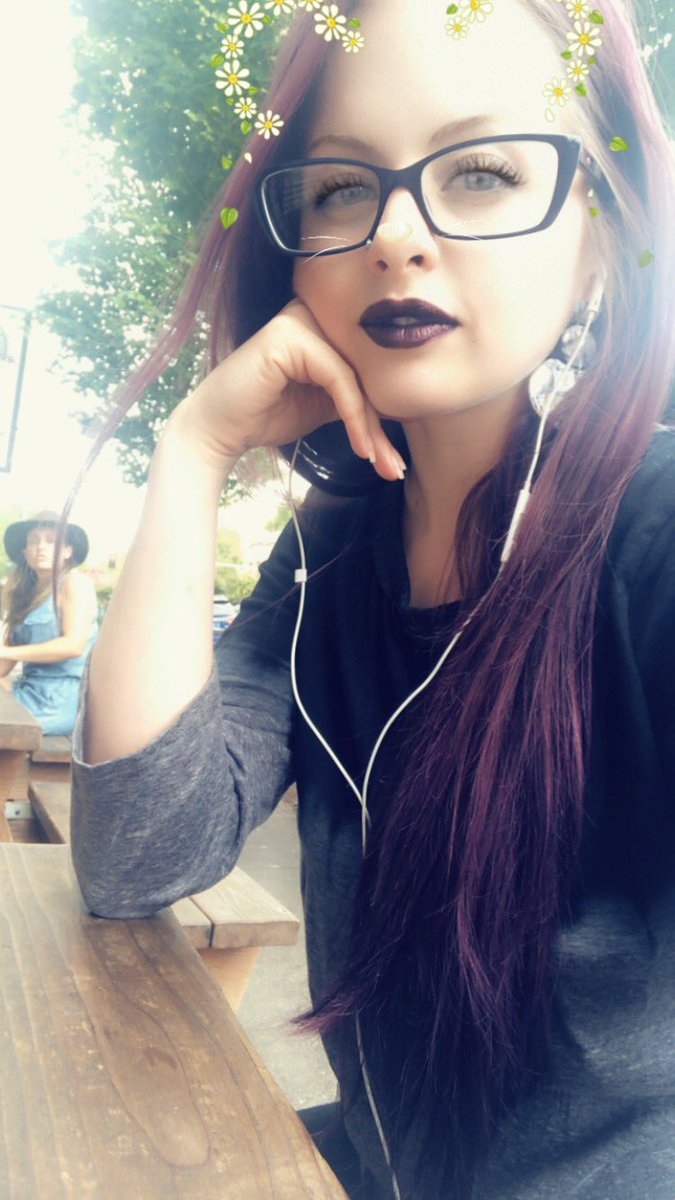KatiiFour20's tweet photo. I’m adorable. You on the other hand.. not so much 😝 now give me your money and be gone, bitch. #findom #fuckyoupayme https://t.co/bId8cM0Dju