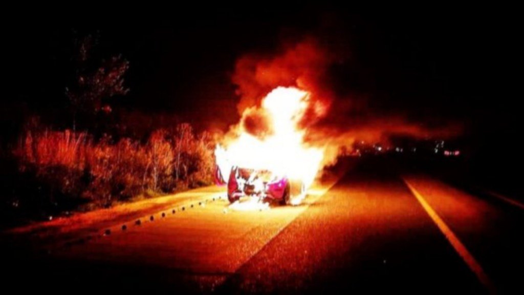 Viralamoo's tweet image. #Ford to refund '#enginefail' #EcoBoost customers viralamo.com/ford-to-refund…