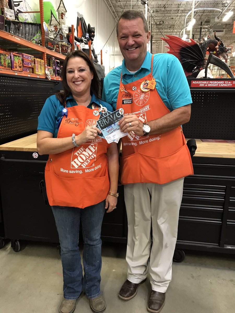 Our awesome COS Dusty receiving two VOC shout outs for excellent customer service <a href="/melaniepayneTHD/">Melanie Payne</a> <a href="/jxk867/">Jeremy Kline</a> <a href="/1226mlrw/">Michelle ❤ASDS#6️⃣5️⃣3️⃣2️⃣</a> @Cynthia07725928