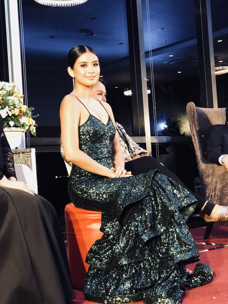 isabelbulatao's tweet photo. Global Endorser @_gabbigarcia undeniably stands out at #PamilyaRocesMediaCon 💚 Watch out for her role as Jade Roces in GMA Telebabad this coming October 8! 

📸:me https://t.co/wgi4kCWkvQ