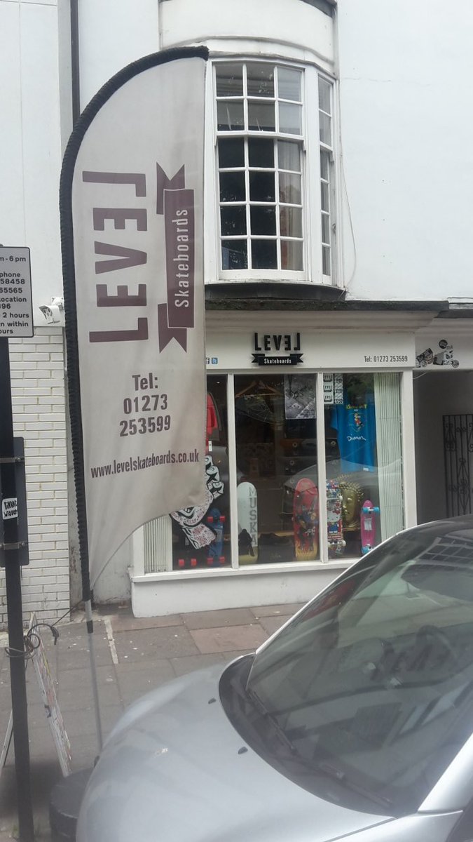 HarpoArt's tweet photo. In the Brighton Level skate shop there I've hung a #esskateshoe which I've made from stained glass. FOR SALE!!
#skateboarding #brighton #stainedglass #brightonart #levelarmy https://t.co/p9qkMP267q