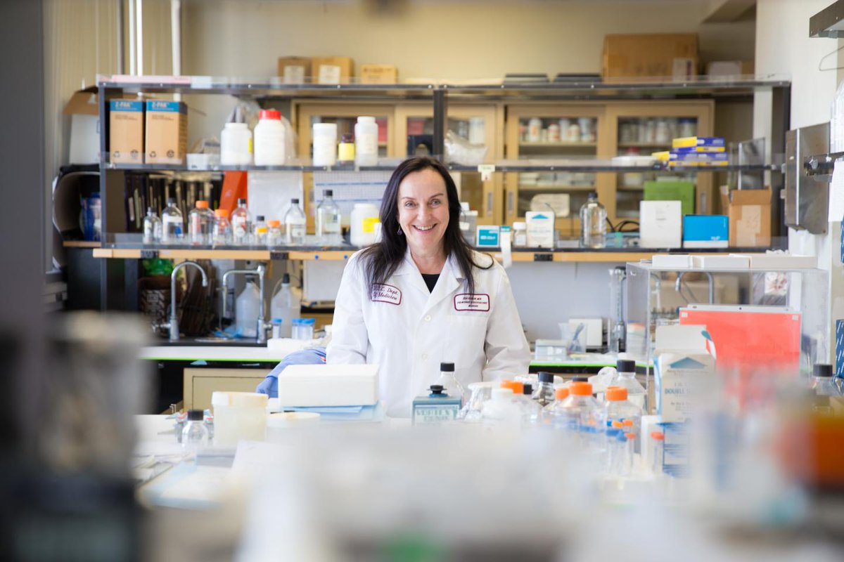 atsearlycareer's tweet image. For this week's #WCW #WomenInMedicine we are featuring Zea Borok, MD!  Dr. Borok serves as a chief #pccsm at the University of Southern California’s Keck School of Medicine. She also serves as President-Elect of @PCCSMChiefs. To learn more about her, visit ow.ly/6Djg50jf34f