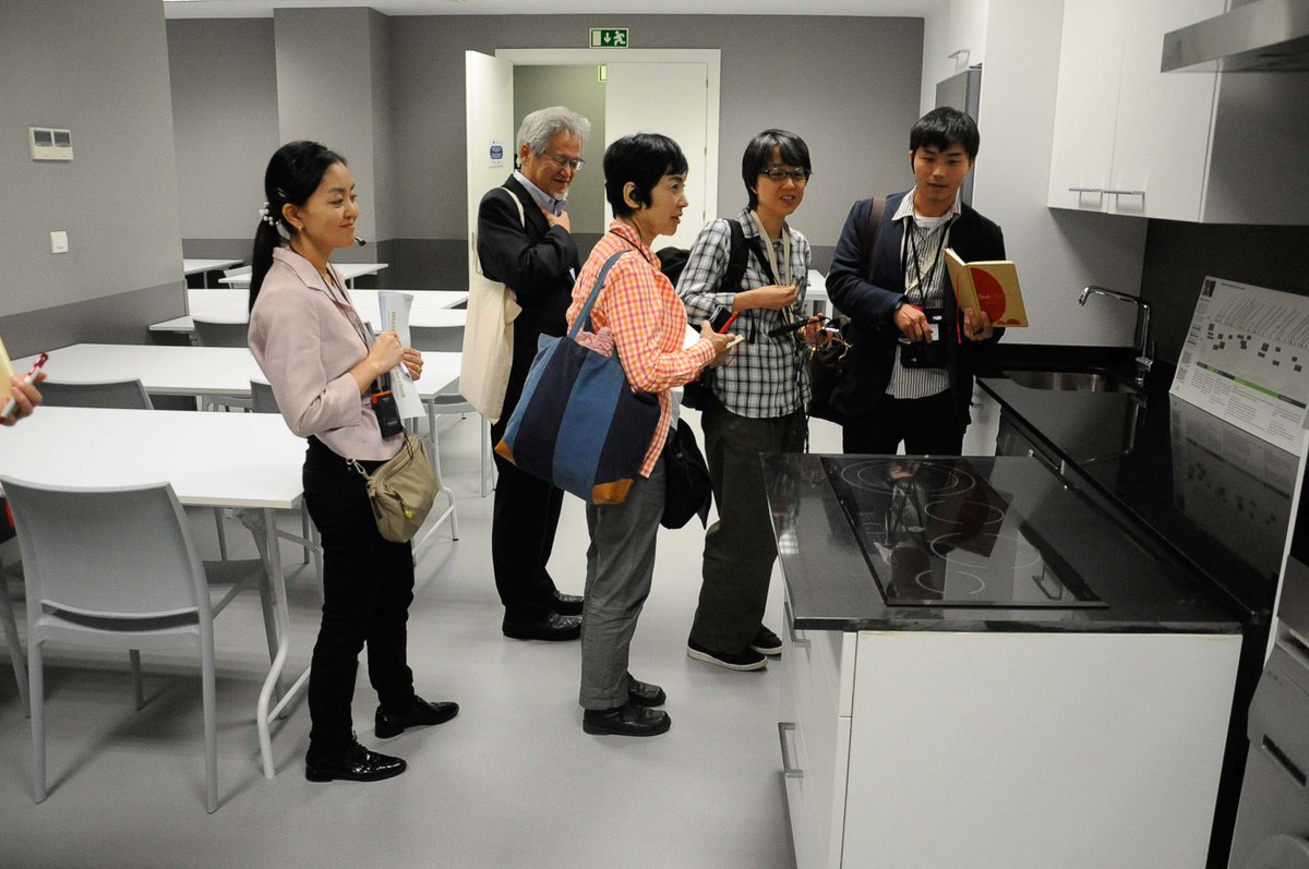 grupo_ssi's tweet photo. Contentas con el interés despertado :) #LivingLab trata de simular las estancias de una casa con tecnología avanzada. Cuenta con camas y baños adaptados, grúas hidráulicas, una cocina modular y ordenadores táctiles de fácil manejo.
@GSEF2018 #GSEF2018 #EconomíaSocial #GrupoSSI https://t.co/j6Str6uq5g