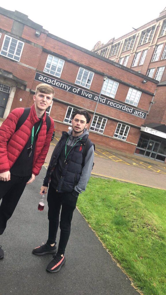 jgodberco's tweet photo. Today we're celebrating @spotlight_hull alumni Kurtis and Tom, who are studying @ALRANorth (Foundation and BA Acting respectively) https://t.co/lNCzlZa24b