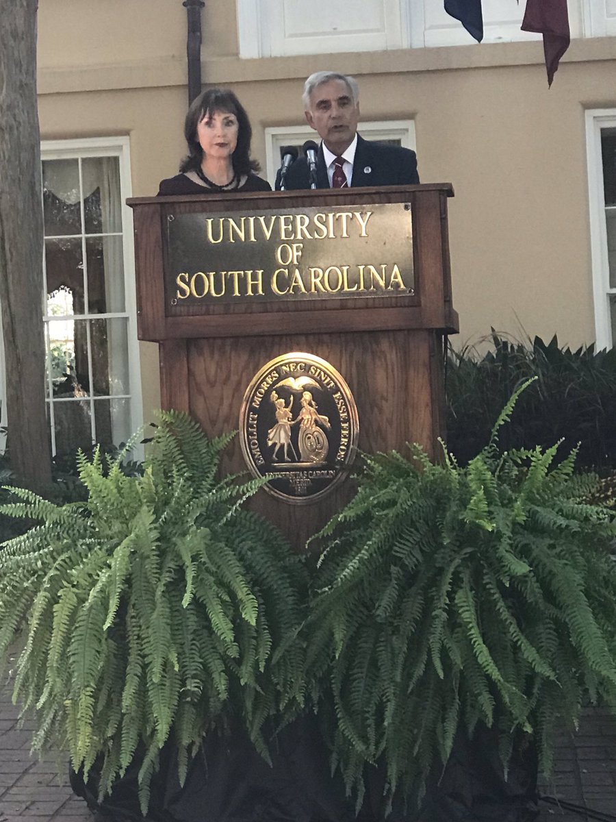 GHFellowsUSC's tweet photo. Thank you for your many years of service. You both leave behind big shoes to fill. “Intelligence plus character – that is the goal of true education.” -Martin Luther King Jr. @PMoorePastides @HarrisPastides @UofSC #ThankyouPastides https://t.co/5cGZwMvuUj