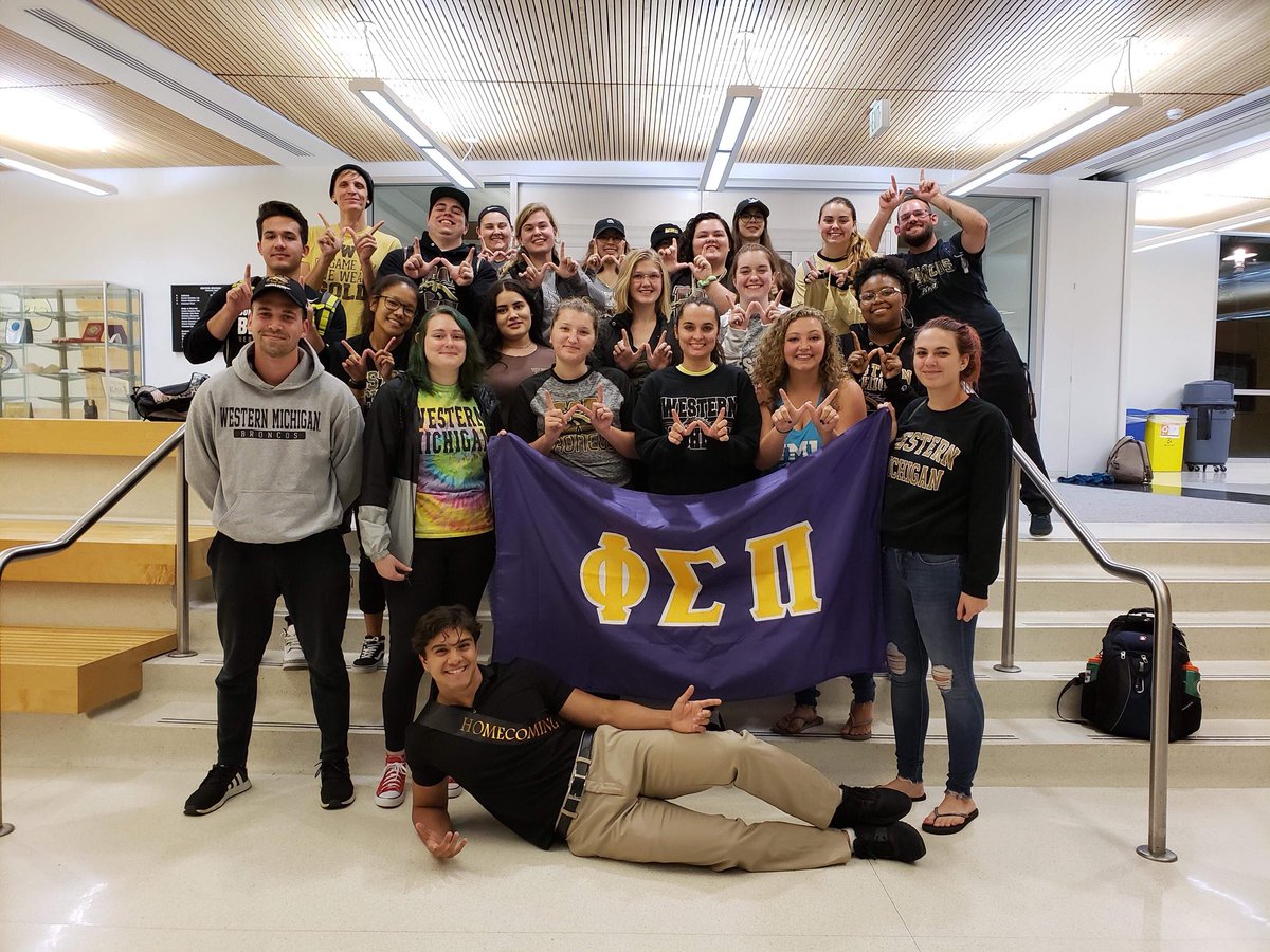 GammaRho_PSP's tweet photo. Be sure to vote for Homecoming Court! Vote for our IM Sports Chair Noe Rizo!! #GoBroncos #WSASpiritWeek2018 https://t.co/YuFB8UetmU