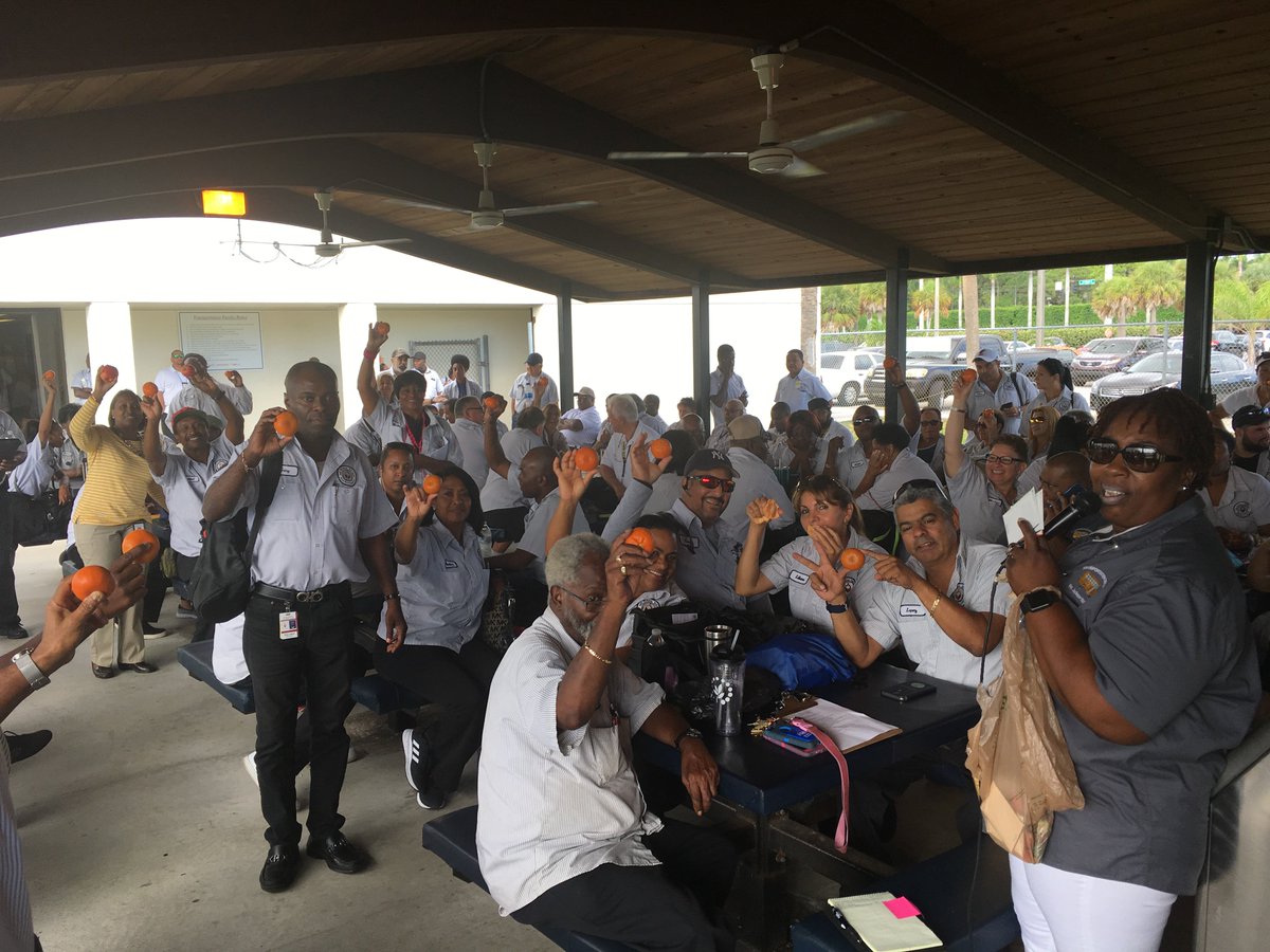 SDPBCwellness's tweet photo. Central Transportation kicked off #colorweeks at their meeting today with oranges, donated by PNC Bank! ๐ https://t.co/dMxebtus8n