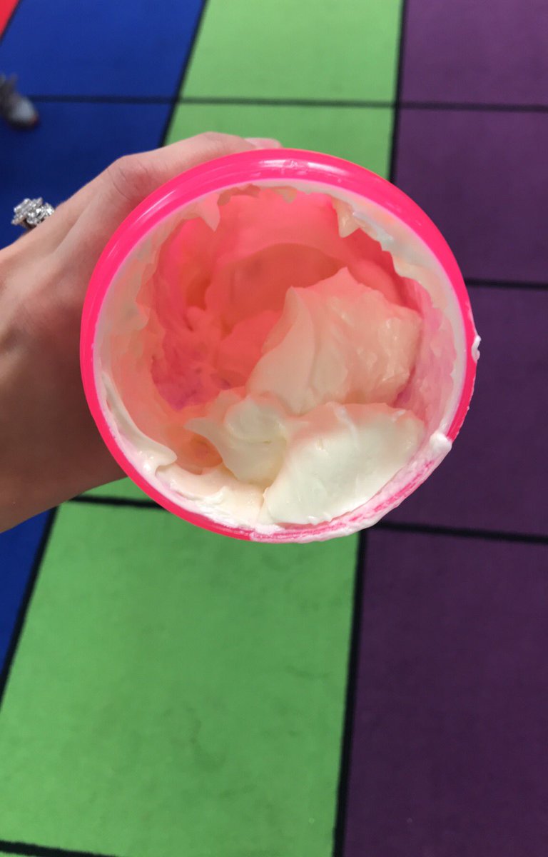 mrsblainkinder's tweet image. #homemadebutter #littleredhen #cooperation #robinsonprimary #Kindergarten @MissyZacharias @RobinsonPrimary