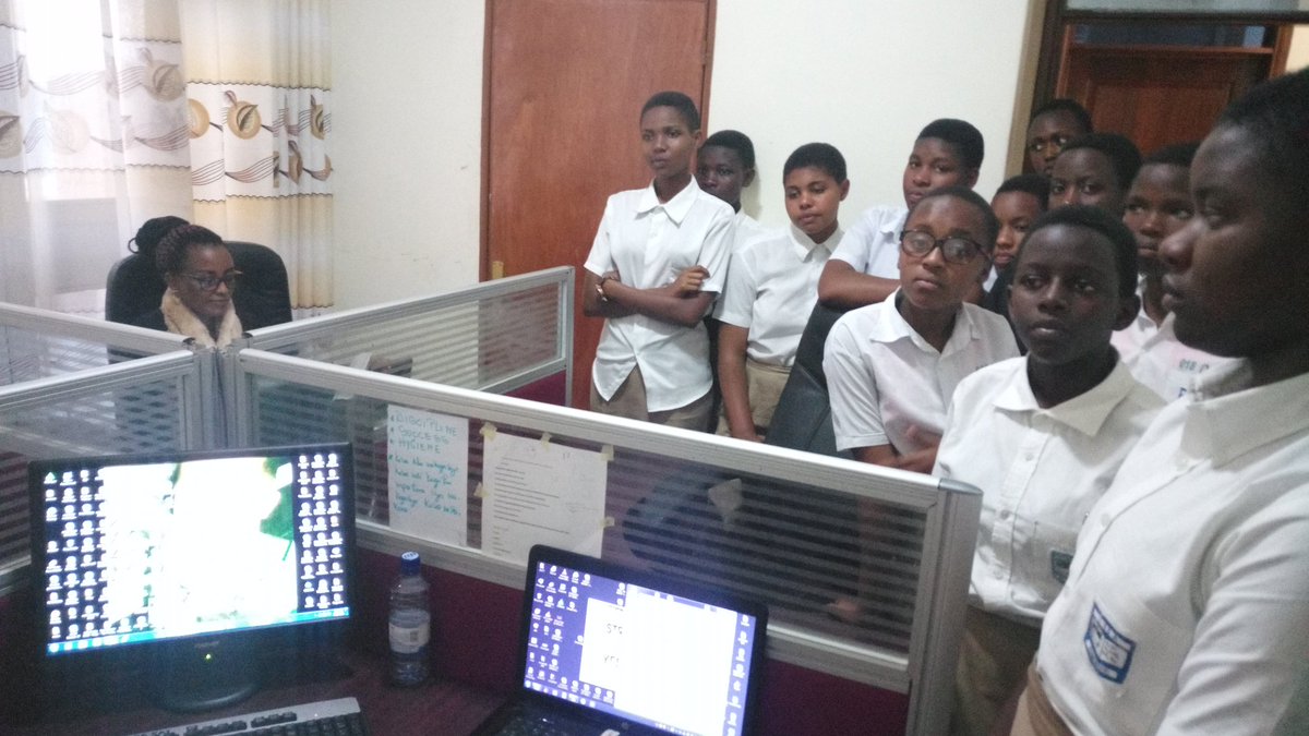 ENERGY888FM's tweet photo. We are glad to have #media_club of ESSA RUHENGERI paying a visit to ENERGY RADIO & @top5sai Company premises @RwandaNorth @MusanzeDistrict @gatjmv @RMC_Rwanda @RMbabazi @RwandaYouth @REBRwanda @Rwanda_Edu @PrimatureRwanda https://t.co/gO11ODs2ZZ