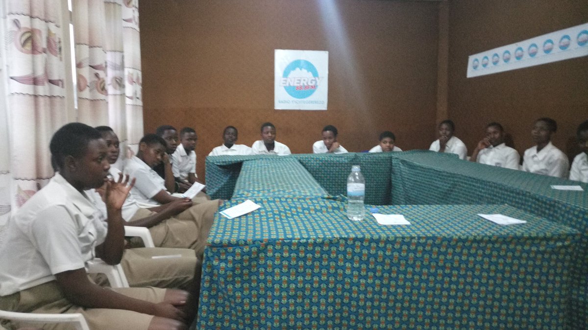 ENERGY888FM's tweet photo. We are glad to have #media_club of ESSA RUHENGERI paying a visit to ENERGY RADIO & @top5sai Company premises @RwandaNorth @MusanzeDistrict @gatjmv @RMC_Rwanda @RMbabazi @RwandaYouth @REBRwanda @Rwanda_Edu @PrimatureRwanda https://t.co/gO11ODs2ZZ