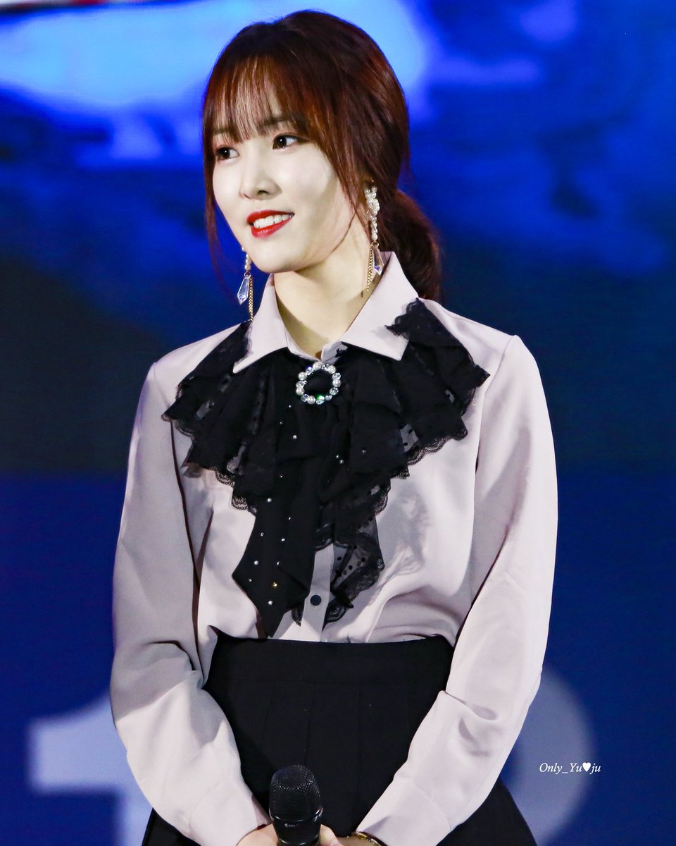 Lovelyrics_GF's tweet photo. 181004 여자친구 유주의 22번째 생일을 축하합니다😀😀
ユジュのお誕生日おめでとうございます😍

항상 좋은노래불러줘서 고마워~٩(ˊᗜˋ*)و

#스윗유주_생일축하해 
#유주야_행복하게_노래해줘 
#Happy_Yuju_Day 
#유주 #Yuju #ユジュ https://t.co/dQnpandchF