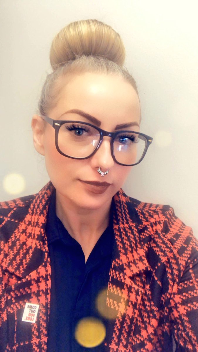 30ShadesOfCray's tweet image. #BackToWorkVibes 🤓