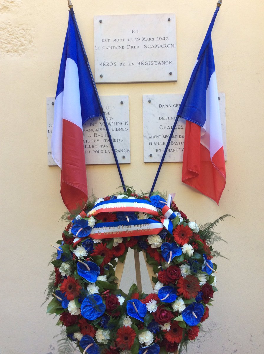 Prefet2A's tweet photo. 75° anniversaire de la libération de la #Corse
Hommage à Fred #Scamaroni et à la #Résistance présidé par @gdarrieussecq à la citadelle de @VilledAjaccio
Ses derniers mots, sur le mur de sa cellule "Je n'ai pas parlé Vive De Gaulle Vive la France ! https://t.co/Ig92oEdJAP