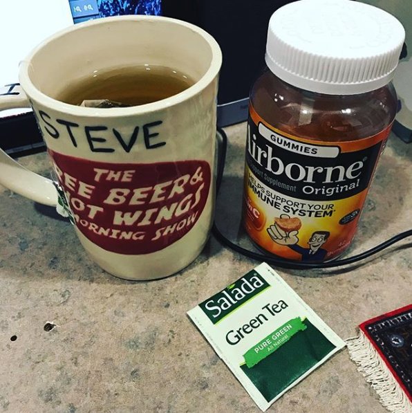 fbhwshow's tweet photo. It’s that kinda day for @nophinsteven. #itsteaoclocksomewhere https://t.co/Xpl6RIBNZc