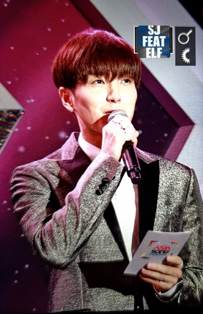 sj_feat_elf's tweet photo. 20181003 ASF 아송페 MC특 오빠 Teuk Oppa 💙💙💙#2018ASF #아시아송페스티벌 #이특 #Leeteuk #박정수 #슈퍼주니어 #SuperJunior https://t.co/QcvyS9fKFq