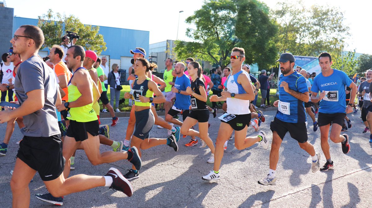 Un millar de corredores participaron domingo en la carrera solidaria organizada por Ford España y la Asociación de Parques y Polígonos Industriales de Almussafes ,recaudando los corredores más de 13.200€ para la Asociación del Síndrome STXBP1 y la A.N de Hipertensión Pulmonar!