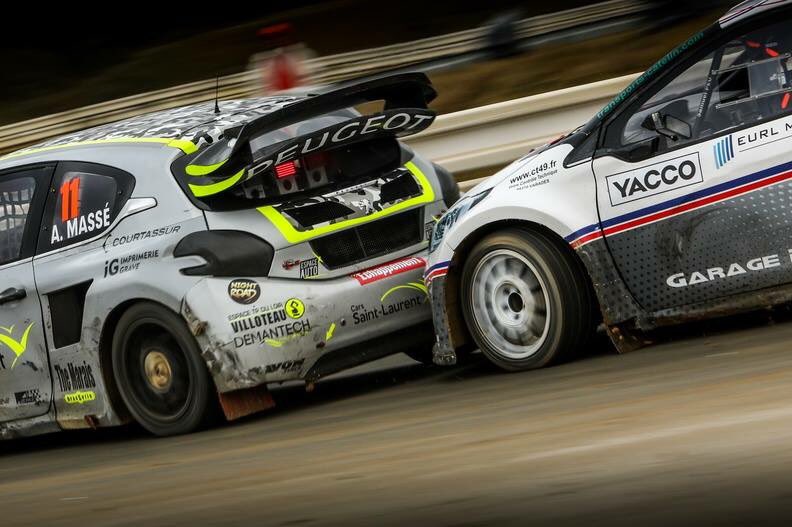 Rallycross_FR's tweet photo. ⁉️ Assistera-t-on aux premières remises de titre ce week-end au Rallycross Lessay ?
Et attendant, retrouvez le communiqué de pré course ici 👉https://t.co/Shna0xW6JC
⏳J-3 !
#RallycrossFrance #RallycrossLessay #Rallycross https://t.co/KWPjRJjR4O