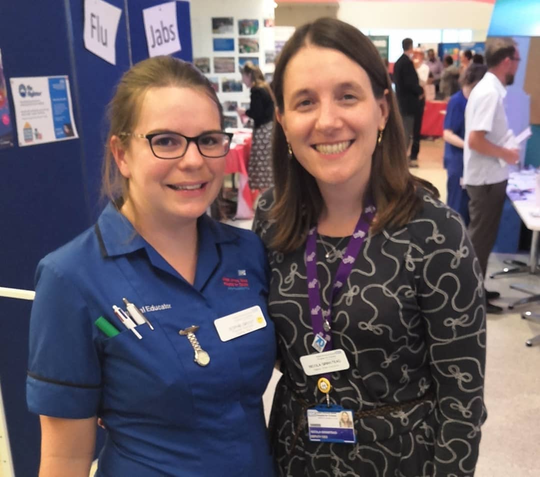 GOLDTeamAruba's tweet photo. GOLD Team Aruba have been spreading the GOLD love far and wide! Emma has presented to the Trefoil Guild and Sophie met @nicolagrinstead sharing their love for @GreatOrmondSt, @wagggs_world and @Girlguiding! Good work girls! https://t.co/VFAEEzOl73