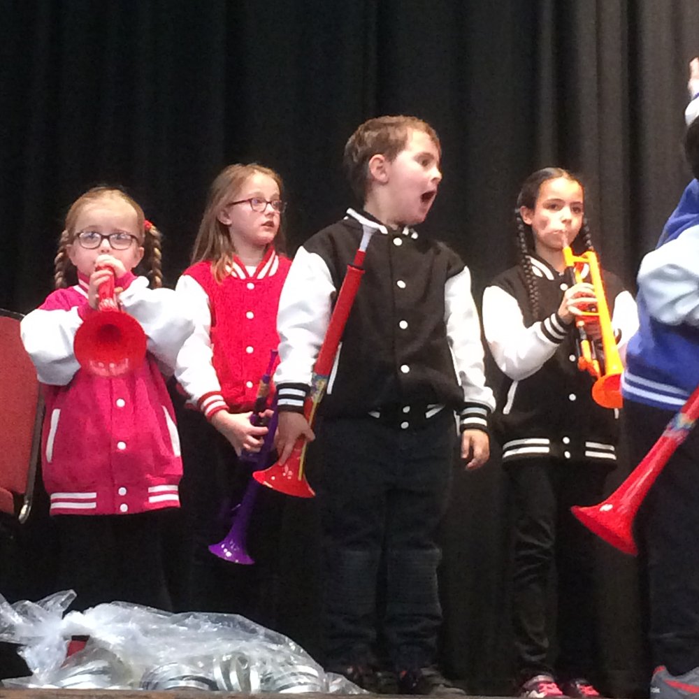 ValeMusicMCR's tweet photo. Very exciting gigs coming up for #TheIncrediblePlasticStreetBand starting with #MarvellousMossleyMammothConvention Sun 7th at 1pm, hear us play, meet #mammoths from around the world! #youthmusic @TheValeMossley https://t.co/AZUMPOrcO2