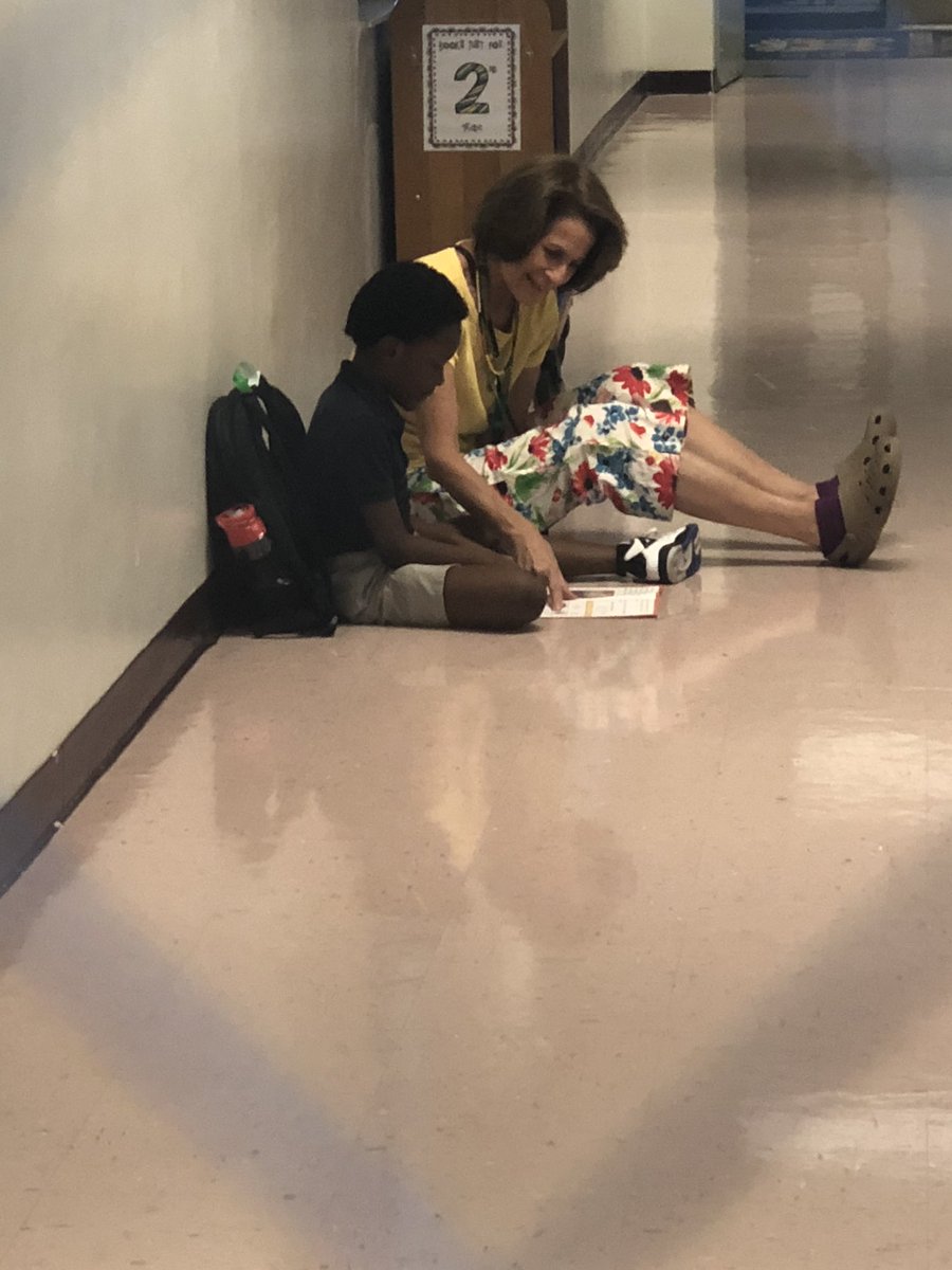 The perks of being an early arriver! Thanks <a href="/MsMuroff/">MsM</a> for all that you do for our kids! @PLEPanthers <a href="/Sasseprincipal/">Susan Sasse</a>