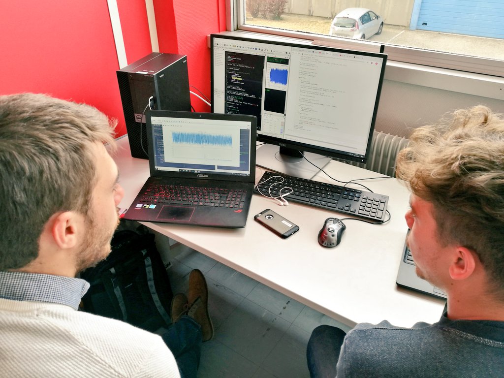 Bientôt la fin du premier #Sprint pour l'équipe du projet #vocalDNA <a href="/Skilder_pro/">Skilder</a>
Au programme : serveur #NodeJS et #TraitementDeSignal