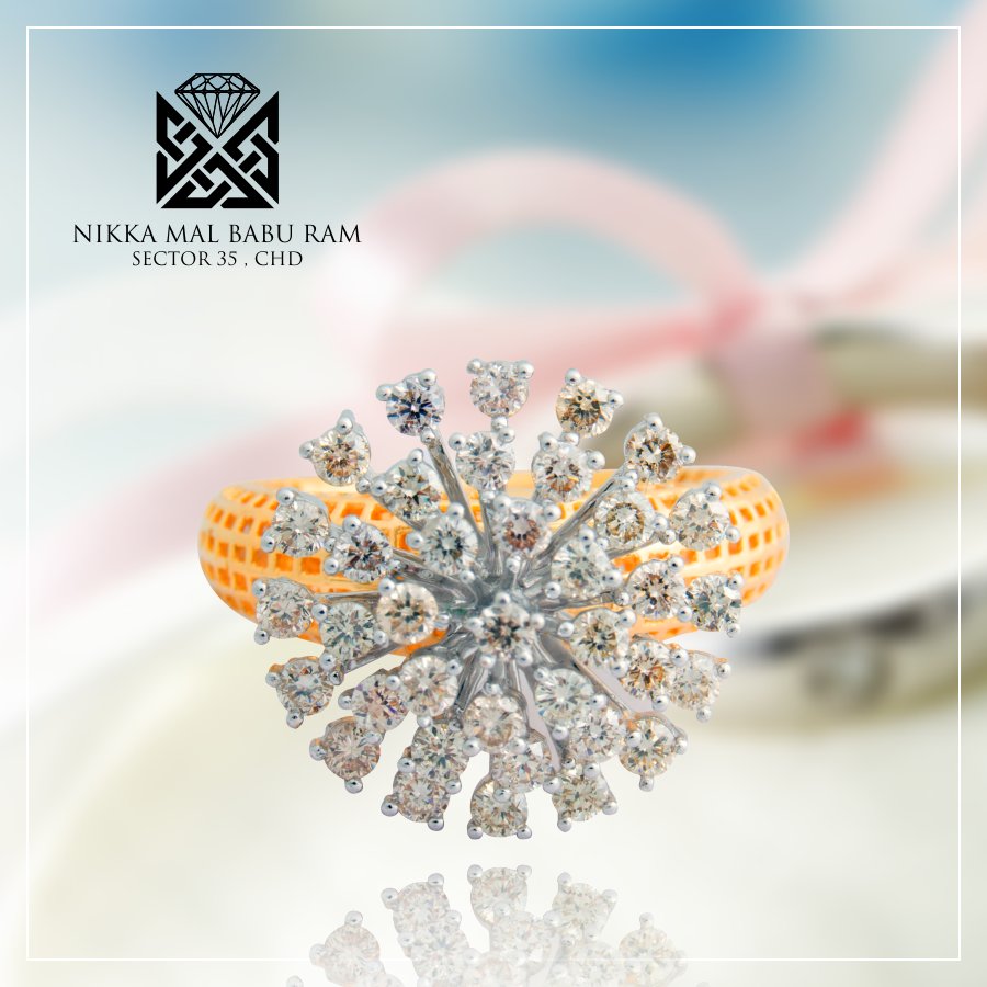 Wrap your finger with eternal elegance with this stunning Ring! 

#NikkaMalBabuRamJewellers #JewellersInChandigarh #BestJewellersInChandigarh #Diamondearrings #ShopEngagementRingsOnline #BuyDiamondJewellery
