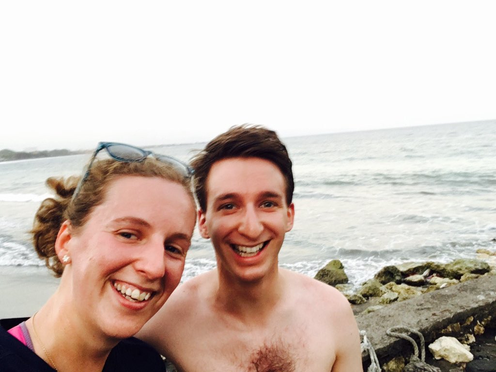 AnastasiaChitty's tweet photo. Warming up for the season with a little honeymoon jogging. #BaliBali #PartaayPartaay #running #BritishRowing #rowingbymizuno #MrandMrsPosner #gettingfit https://t.co/xtOCL2wLV7