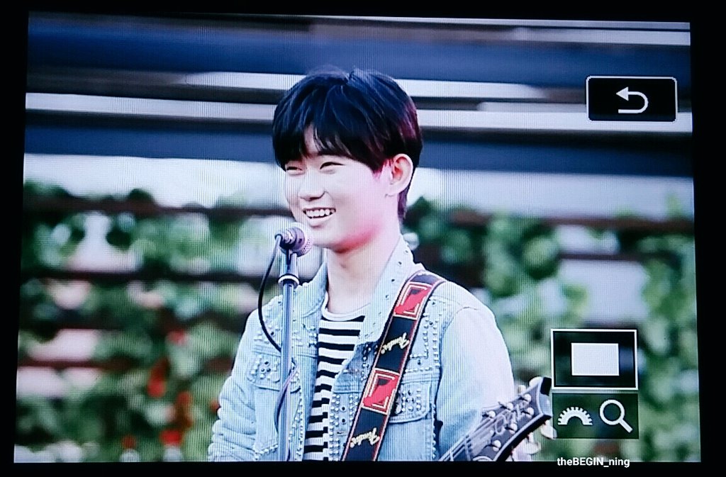 theBEGIN_ning's tweet photo. 181003 소파사운즈  프리뷰
#더이스트라이트 #TheEastLight
#김준욱 #junwookkim

thanks to @6LUXIS for coming with me  저는 티켓이 없었어요ㅠ https://t.co/zDr0Svo2tu