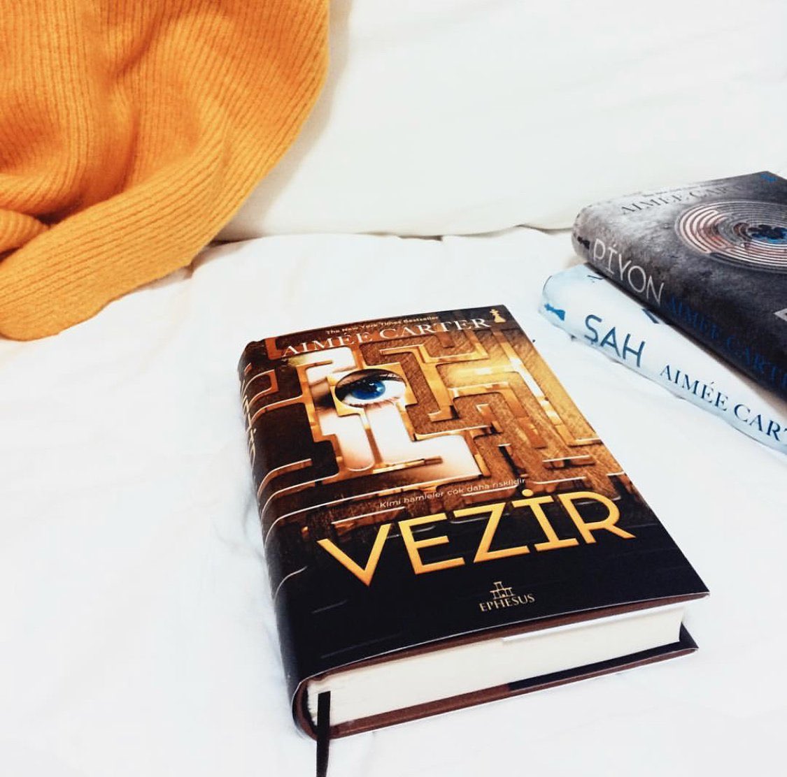 53beyzablc's tweet image. Vezirle tam gaz devam👍🏻📚😍 #vezir ♠️♣️