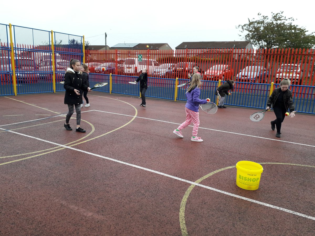 OLadyOLourdes's tweet photo. Primary 7 had a fantastic time learning some tennis skills with Shani today. Thank you Shani!
#healthweek2018 https://t.co/ADQZEAdov1