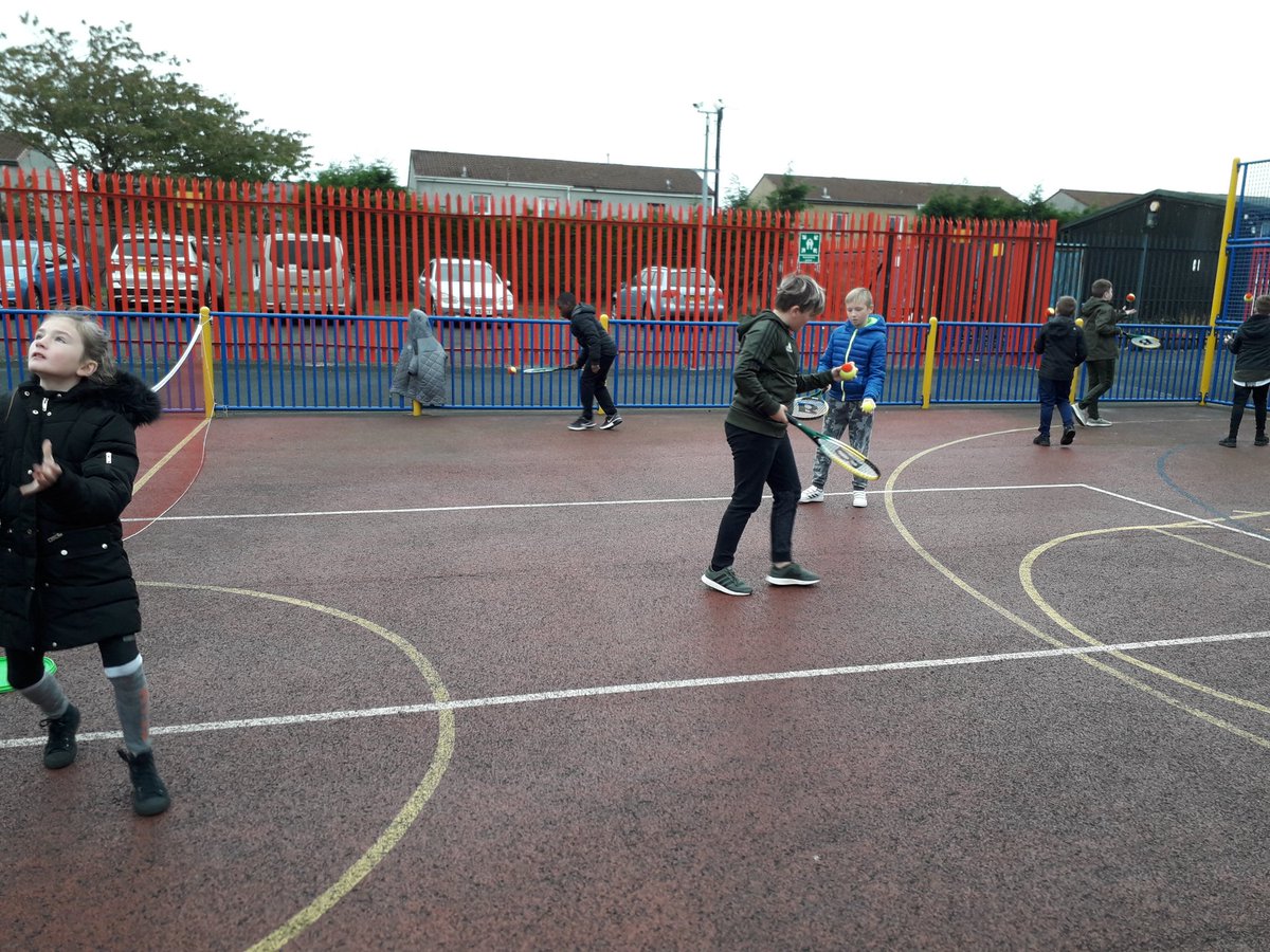 OLadyOLourdes's tweet photo. Primary 7 had a fantastic time learning some tennis skills with Shani today. Thank you Shani!
#healthweek2018 https://t.co/ADQZEAdov1