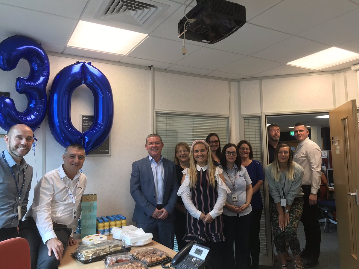 Happy 30 years service @leslie_luxon! A massive Congratulations from all of the team <a href="/CEMEXUKAsphalt/">CEMEX UK Asphalt</a> <a href="/CEMEX_UK/">CEMEX UK</a> #cemex #asphalt #loyalty #team
