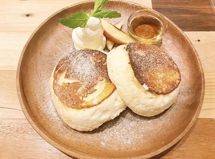 フワフワで口の中でとろける！？リコッタ香る「スフレパンケーキ」！