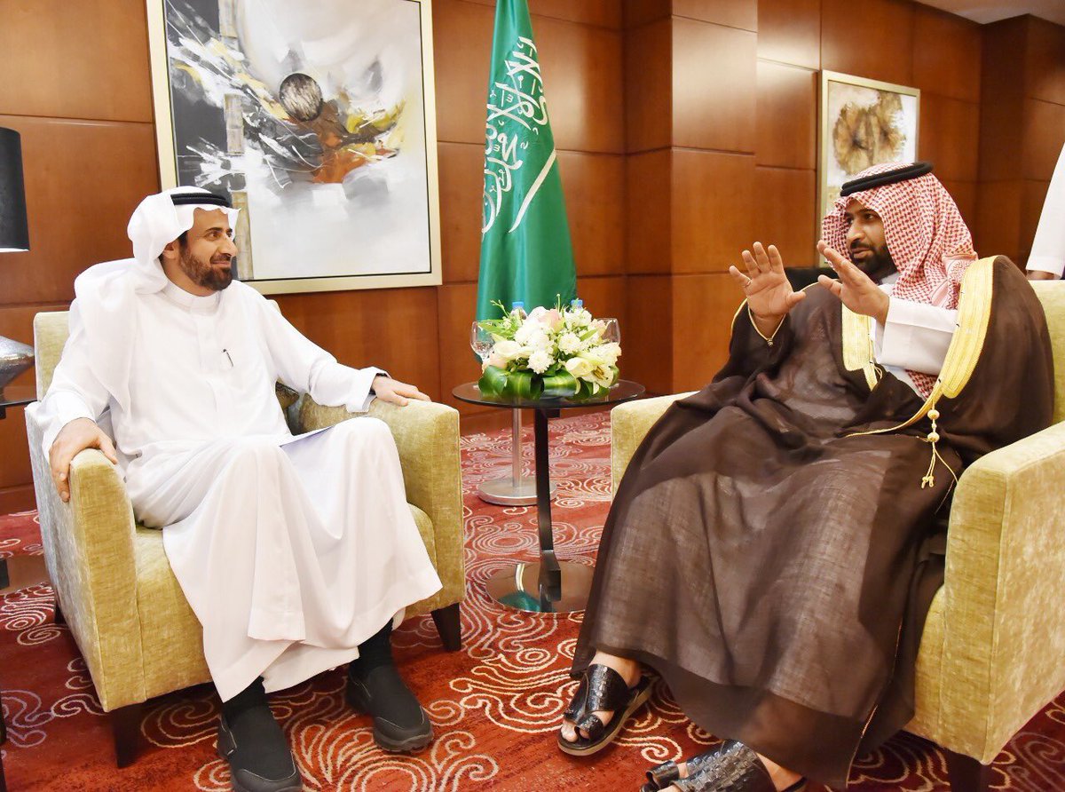 #نائب_امير_جازان في حواره مع صحيفة "عكاظ": 
#التعليم #والصحة أولويتان، ورغم التضاريس المختلفة والصعبة #بجازان، إلا أن المواصلات بكل أشكالها وفي المشاريع مستمرة وتأخذ حقها لخدمة المواطن، فالدراسات والخطط المستقبلية قائمة لتذليل الصعاب وخدمة المواطن بإذن الله تعالى