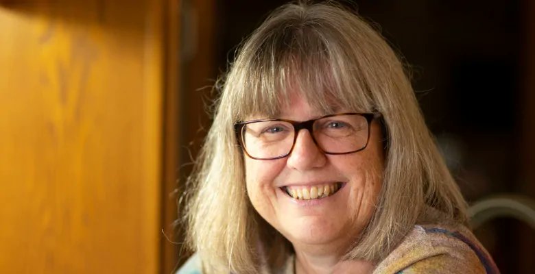 TheCurrentCBC's tweet photo. .@UWaterloo's Donna Strickland
is the third woman to win the   #NobelPrize in physics.

@jesswade explains how physics and science can reduce gender bias towards women.

#PhysicsNobel #cbcthecurrent https://t.co/sjZsGN5yX6