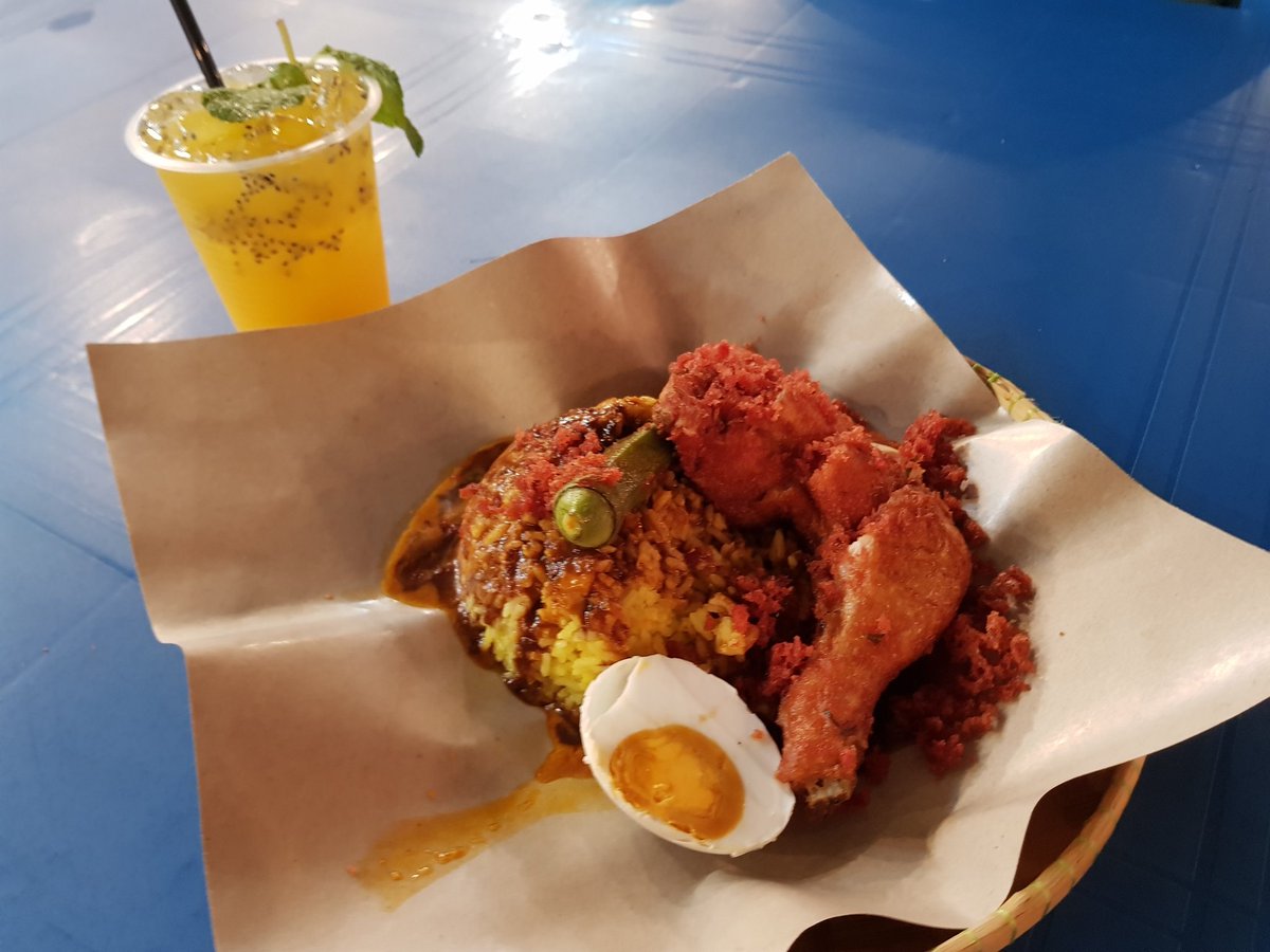 nukm4n's tweet photo. Nasi Kandar Hj Rizqi, area domain @Twt_Cyberjaya https://t.co/x7XZbxQCH8