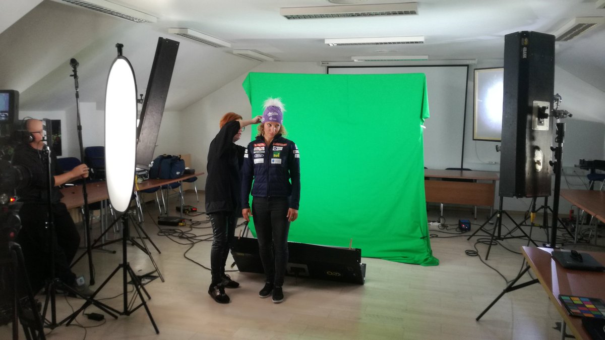 TVSLOsport's tweet photo. Danes smo na @SloskiSZS, kjer naši tekmovalci snemajo spote ... Vtise zbira @polonaBerta. #zima #je #pred #vrati #smucanje https://t.co/90t5nOIYyW