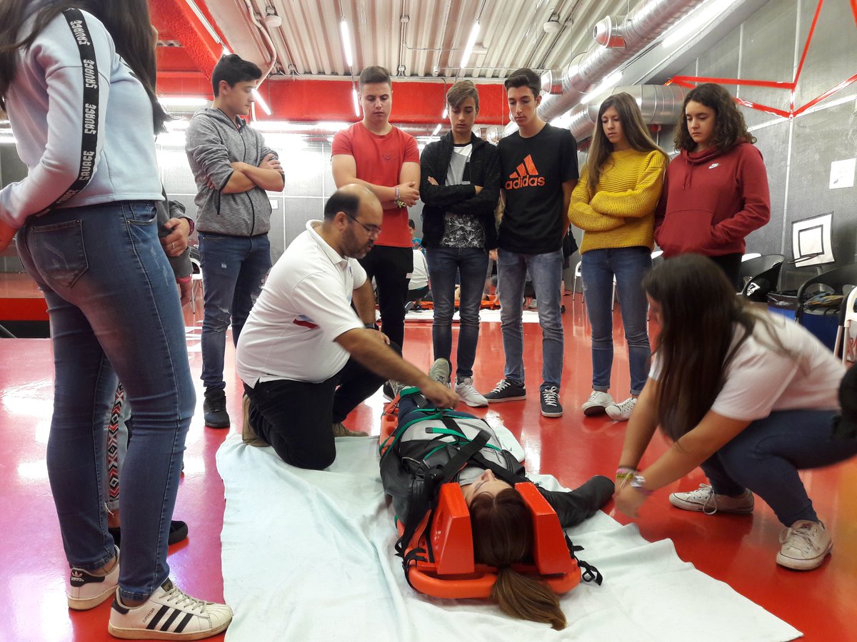 Continuamos conecta.uji.es en Teruel. Hoy 3/10, en el Centro de Ocio Juvenil de Teruel con el IES Segundo de Chomon y el IES Sierra Palomera. #conectaUJI