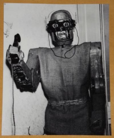 theretroproject's tweet image. The first attempts at robotic home help were a tad on the creepy side!
#vintagerobot #vintagehomehelp #robotmaid #robotwaiter #robotbutler #artificialinteligence #awfulai #computeron #craprobot #vintageansweringservice