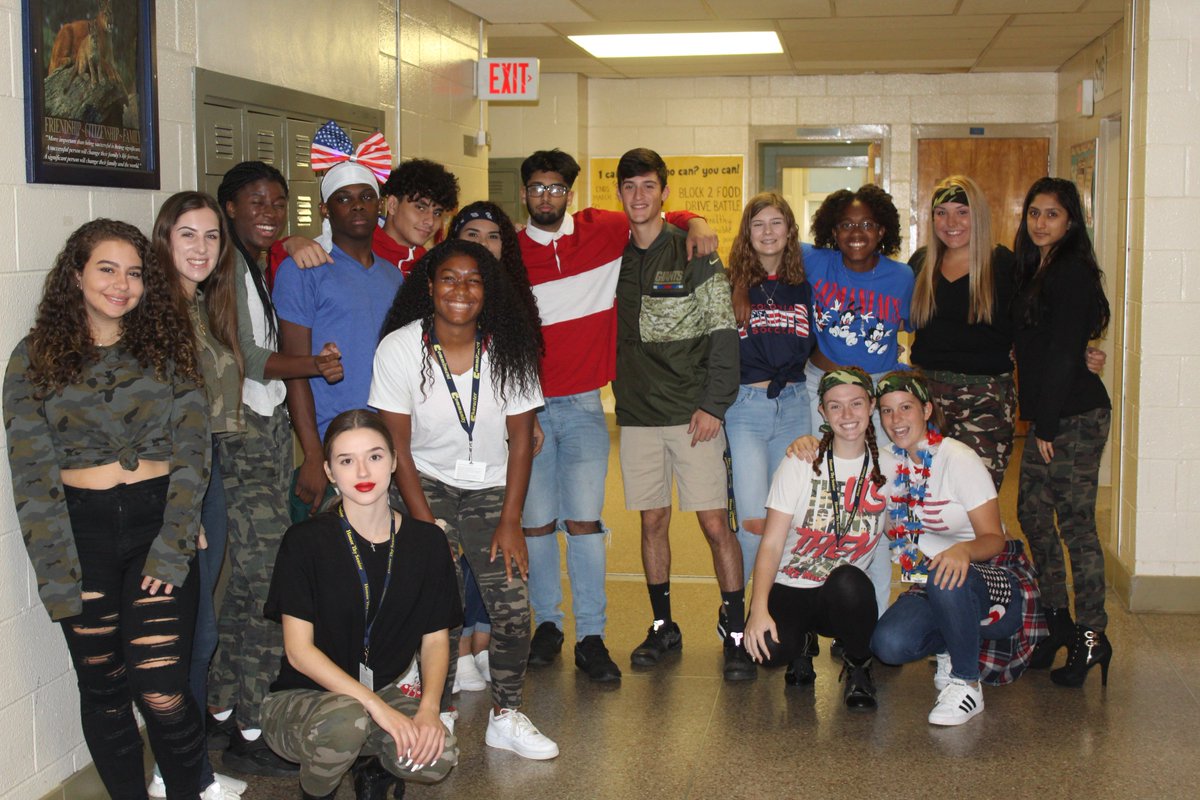 journalist_F's tweet photo. Monday was America Day! better late than Never @ColoniaHigh https://t.co/jMlGNCKL9F
