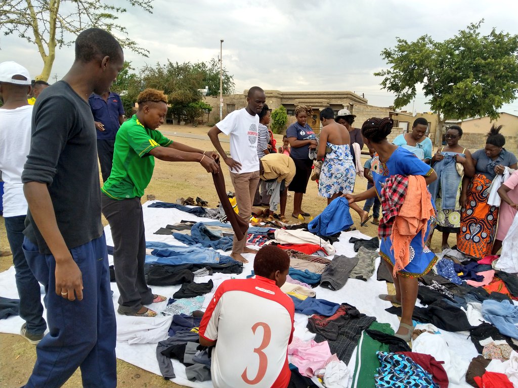 YoungAtHRM's tweet photo. Day4 Our Incorruptible took #ChristToTheMarketPlace today by doing a shop for free at the community of Ivory Park, to God be the glory.

Don't forget later 18H30 we continue with our #IncorruptibleYouthRevival see you later 😃 bring your world! https://t.co/o62qs3aSRQ