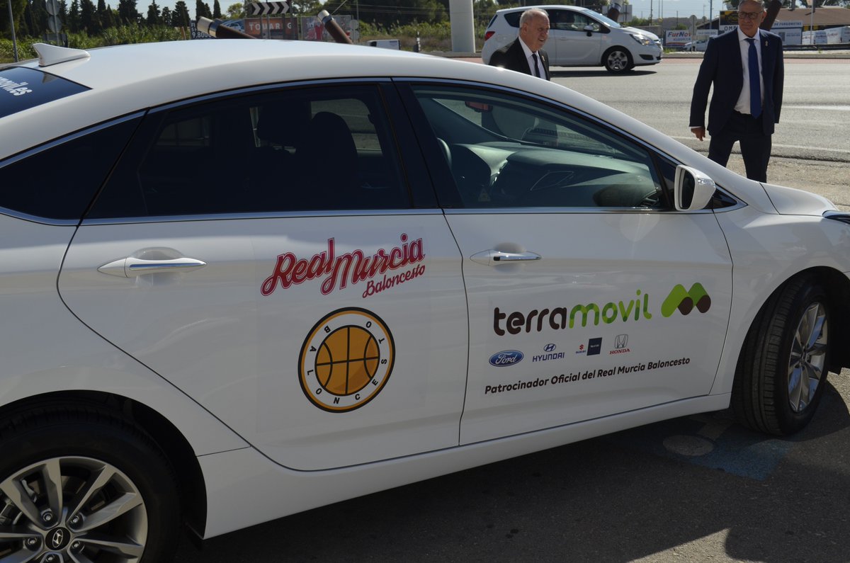 RMUBaloncesto's tweet photo. 🚗 | @grupoterramovil y @RMUBaloncesto, una alianza ambiciosa y de futuro 🚙🏀

📝 https://t.co/959OwyUKfv https://t.co/4L7BWEb2U0