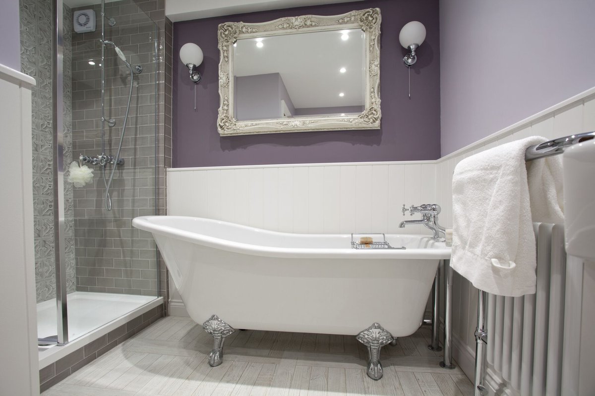 brightonbathco's tweet photo. Always wanted a freestanding bath to make your bathroom glamorous? Well now's the time to get one, in our 'up to 60% off sale', where you'll find our gorgeous freestanding baths and more. Call or message us now to organise your free design consultation.  #bathroomsale https://t.co/4PHLDgbu9R