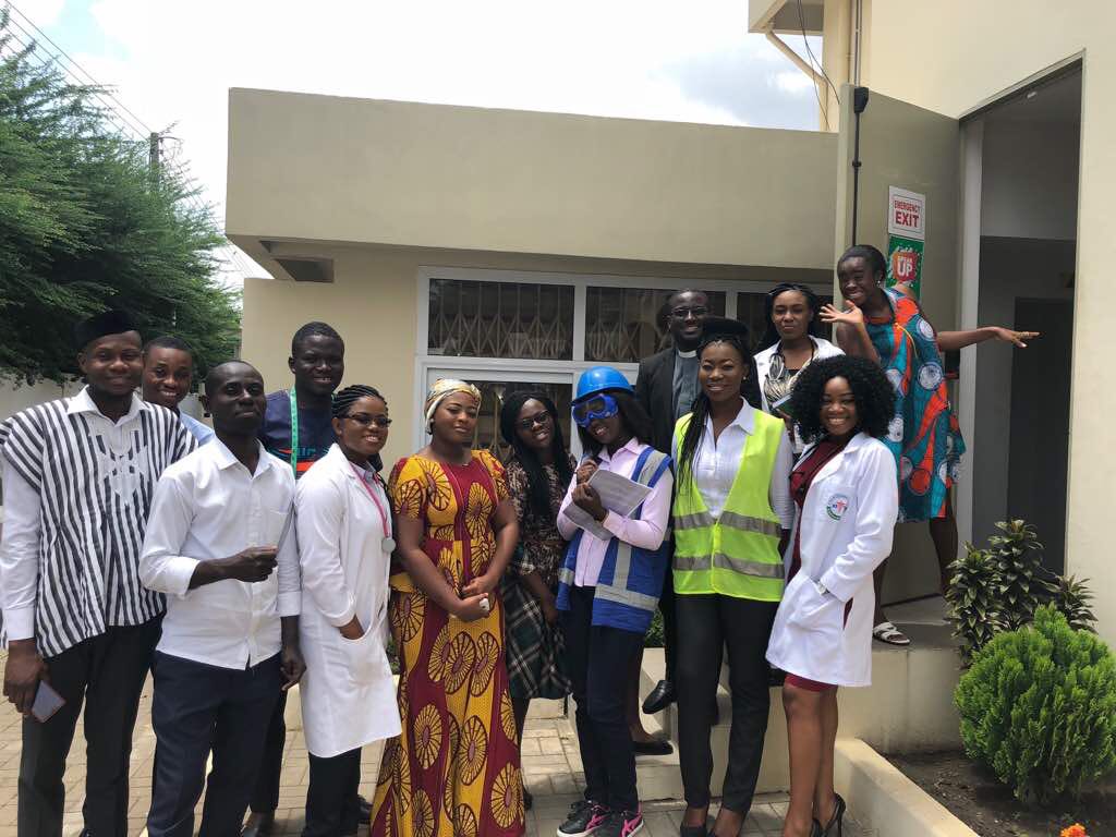 firstbanc_'s tweet photo. A peek of our Career Day from our Head office.
Customer service is our attitude
#CustomerServiceWeek #FirstBanC #FirstFund #HeritageFund https://t.co/QpTi3PuOkZ