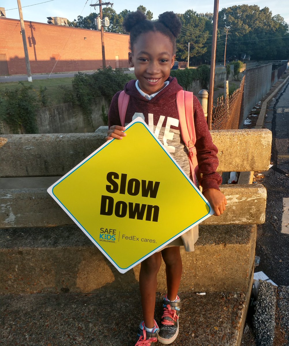 growupsafe's tweet photo. RT @safekids: Today is International Walk to School Day! There will be more kids out walking today than usual, so make sure you #slowdown and help keep them safe. #IWTSD https://t.co/8p0G7khdxI
