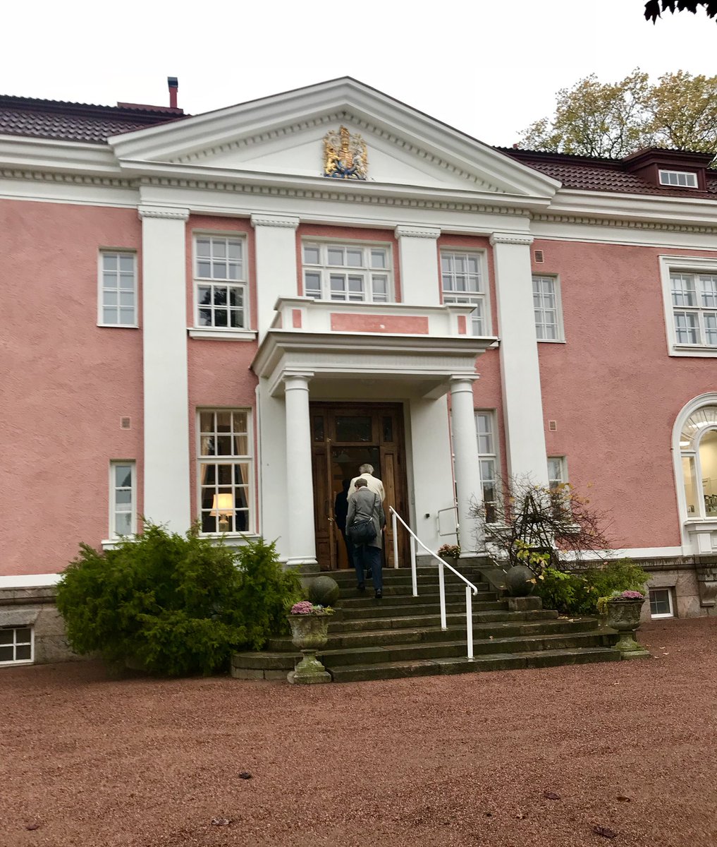 jussi_lehtinen's tweet photo. This morning breakfast roundtable discussions on #Brexit and legal services took place at the British Ambassador’s Residence in Helsinki. The UK is a particularly important market for Finnish exports of legal services, accounting for over 11% of the total. #legal #services https://t.co/GqTkBR2R7U