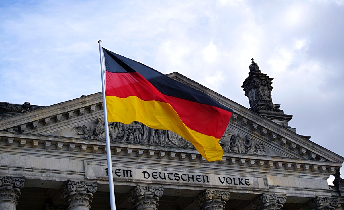 AsureNetwork's tweet image. Asure congratulates our German followers with the Day of German Unity 

We celebrate the reunification on 3 October 1990, the day the German people became one. 🇩🇪🇪🇺 

#GermanUnity #TDE2018 #Germany #TagderDeutschenEinheit 
#Asure #Insurtech $ASR #DAIP